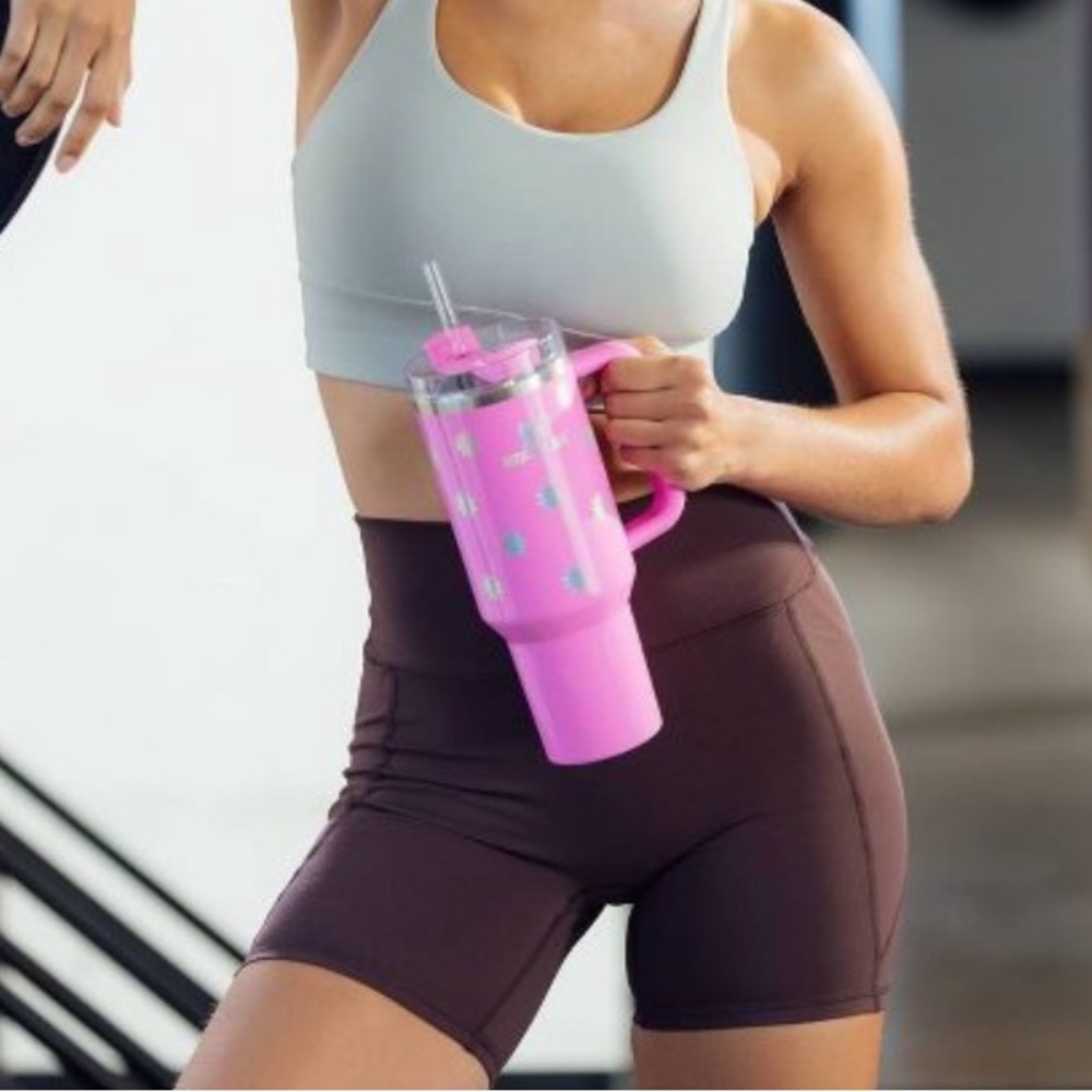 Price FIRM New Stanley 40 oz Steel H20 FlowState Quencher - Picture 5 of 5